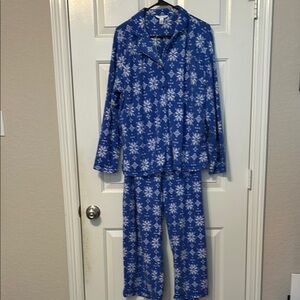 Charter Club Blue/White Snowflake Pajamas Size XL